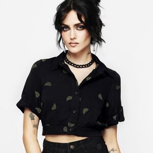 Disturbia Osmunda Fern Embroidered Short Sleeve Crop Shirt